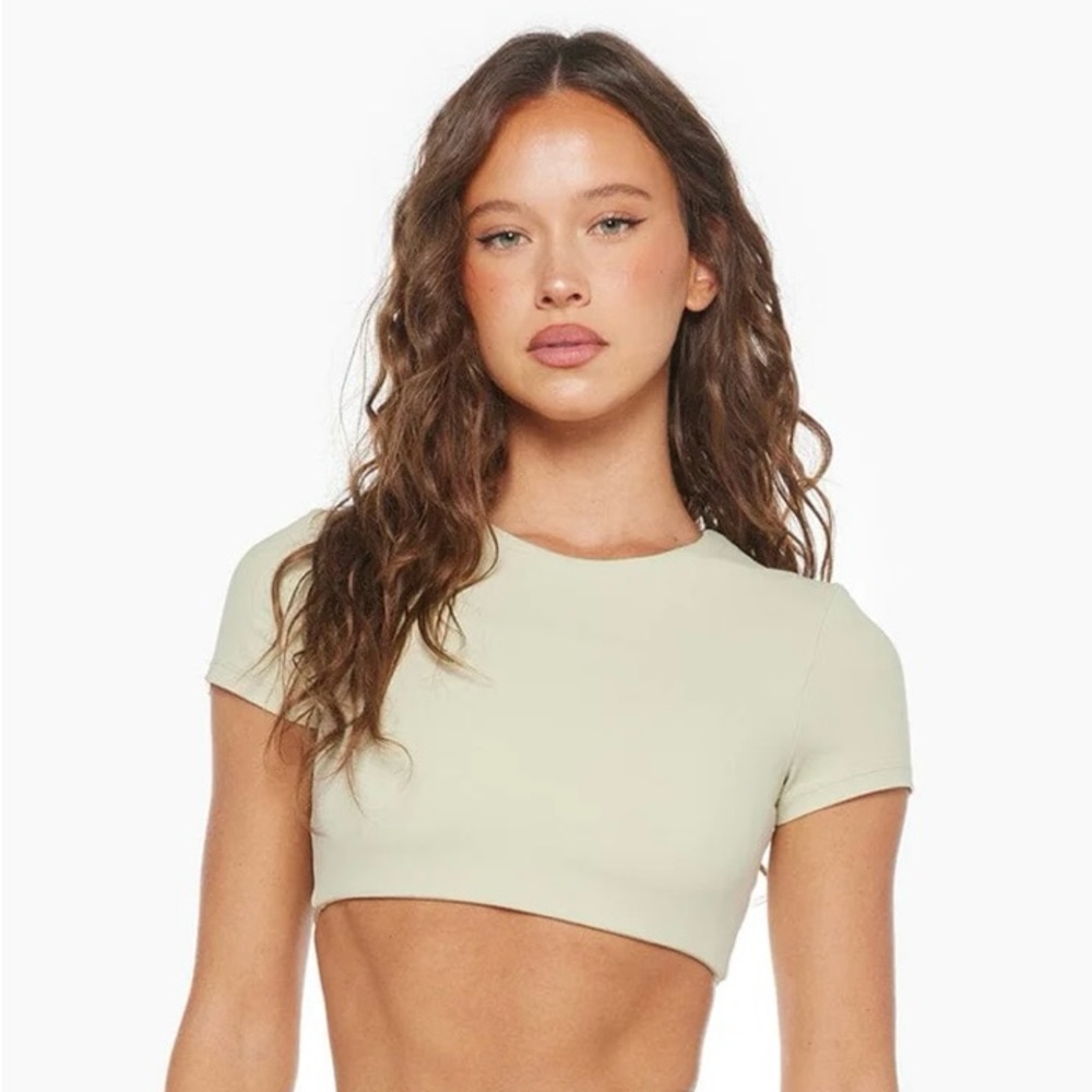 Crop Shop Boutique x Isabelle Mathers Freedom Active Tee Chai size M NWT